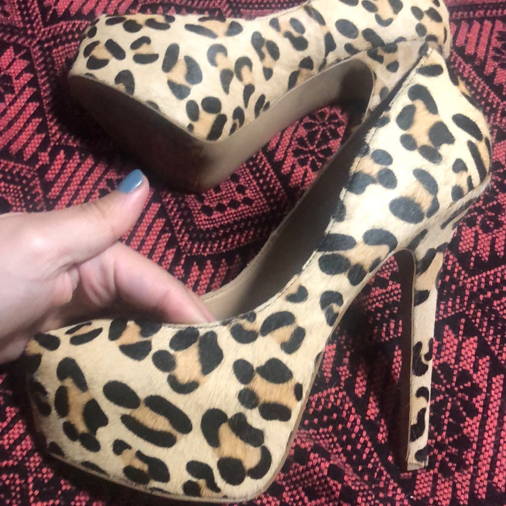 Steve Madden Leopard Deja Vu Pumps